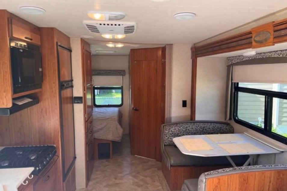 Jessica's Jayco 26XD Class C with 2 slides 6 sleepers 