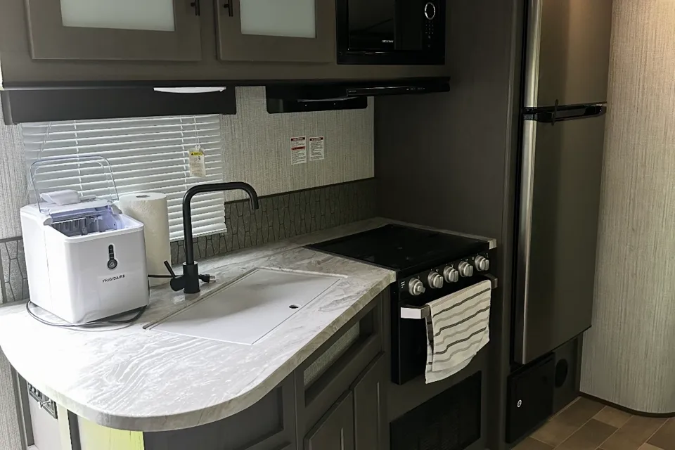 Cruiser RV MPG 3100BH Travel Trailer
