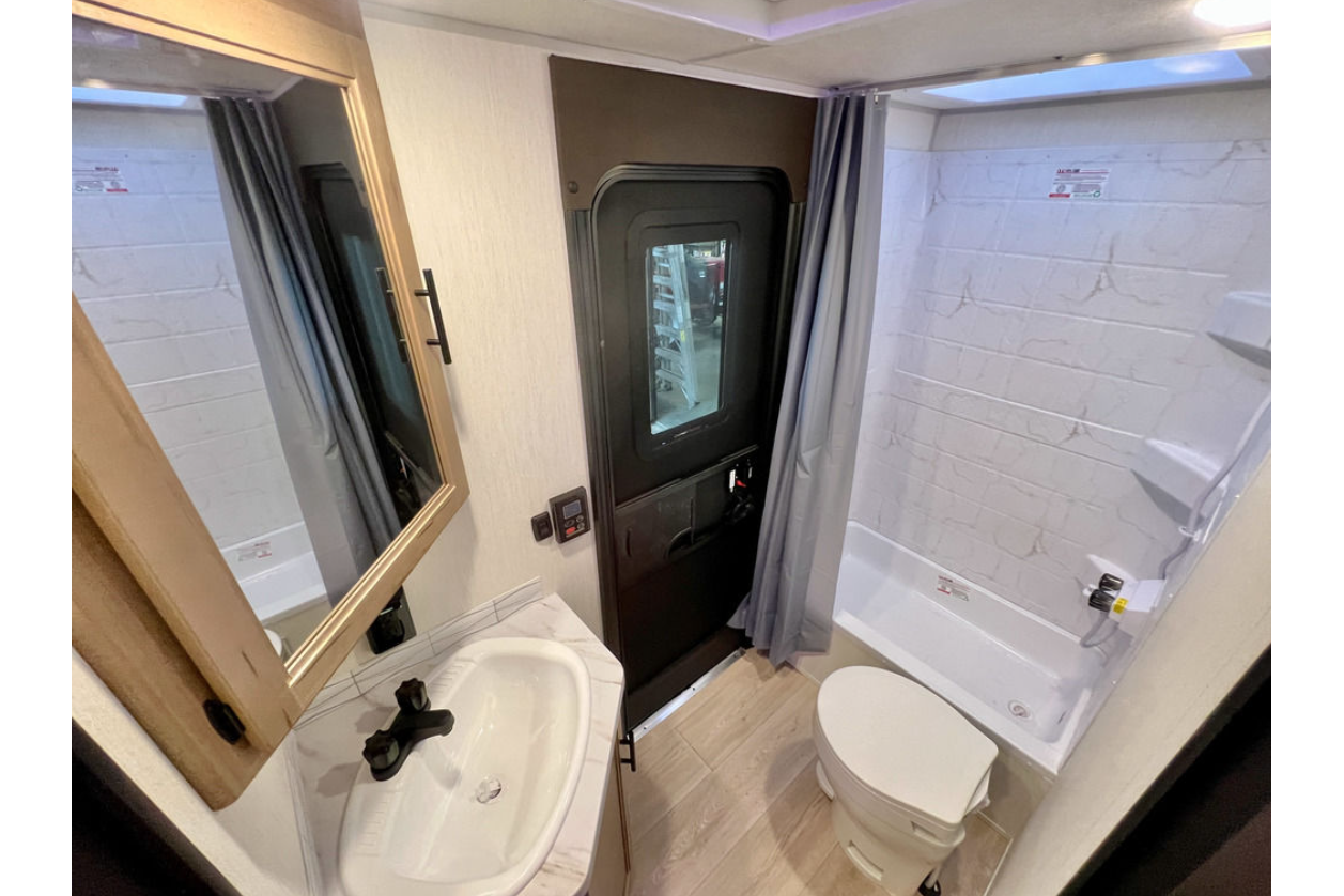 Spacious Bunkhouse - Sleeps 9 -Grey Wolf 26DBH Travel Trailer