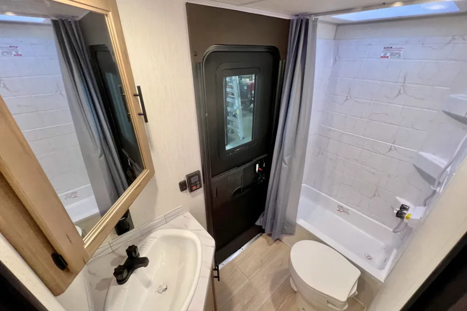 Spacious Bunkhouse - Sleeps 9 -Grey Wolf 26DBH Travel Trailer