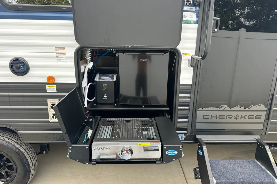 Spacious Bunkhouse - Sleeps 9 -Grey Wolf 26DBH Travel Trailer