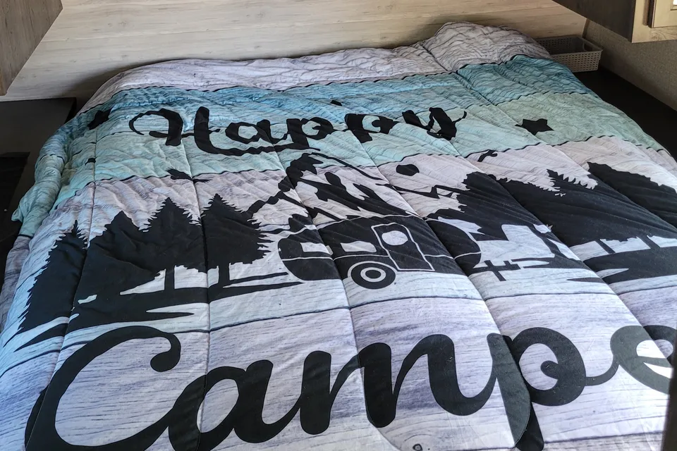 HAPPY CAMPER