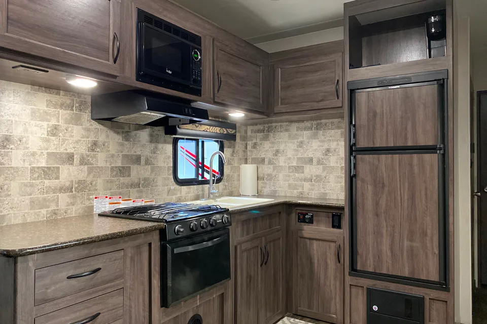 Pacific Coachworks Blazen 2314 Toy Hauler