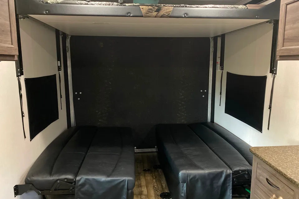 Pacific Coachworks Blazen 2314 Toy Hauler