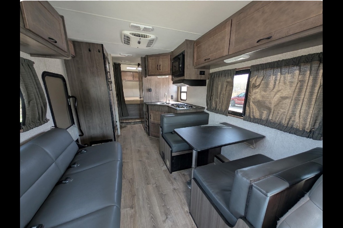 Lidiya's Winnebago Minnie Winnie Class C