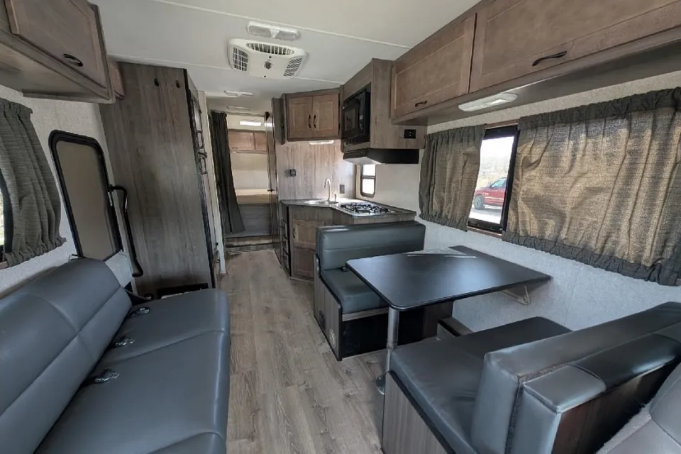 Lidiya's Winnebago Minnie Winnie Class C