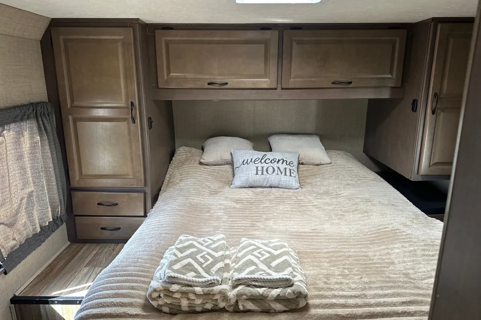 Lidiya's Winnebago Minnie Winnie Class C