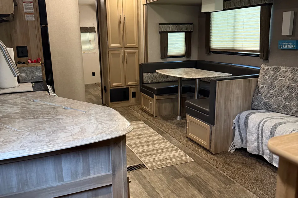 EL’S Comfy Camper