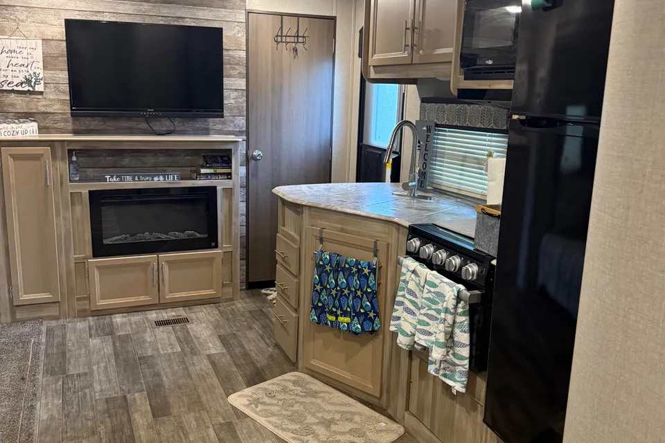 EL’S Comfy Camper