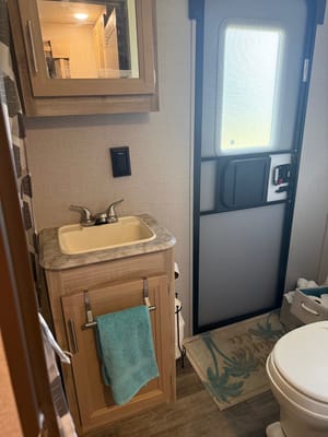 EL’S Comfy Camper