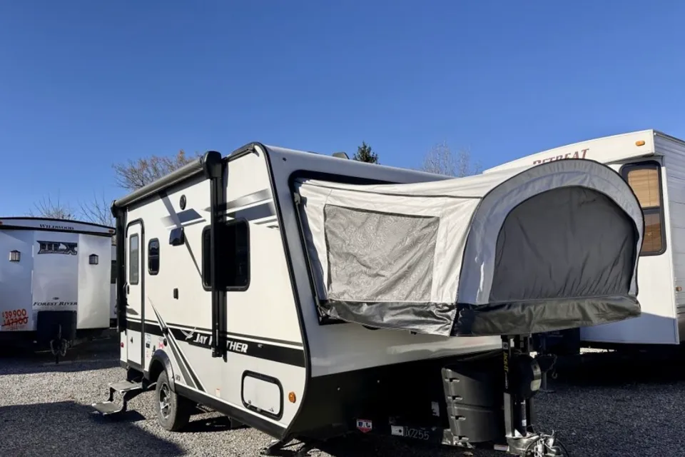 Carleigh's Jayco Jay Feather Hybrid