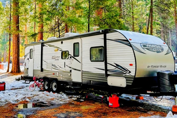 Glamp Life 26 Ft Travel Trailer with Big Bunks