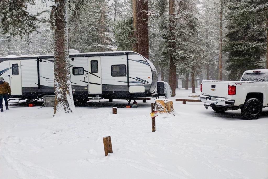 Glamp Life 26 Ft Travel Trailer with Big Bunks