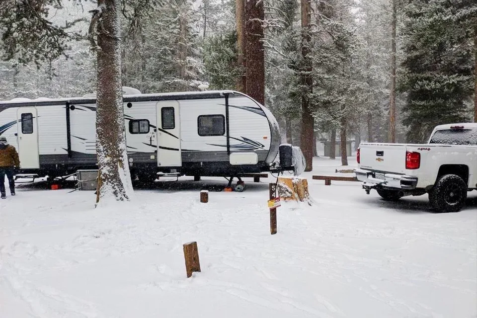 Glamp Life 26 Ft Travel Trailer with Big Bunks