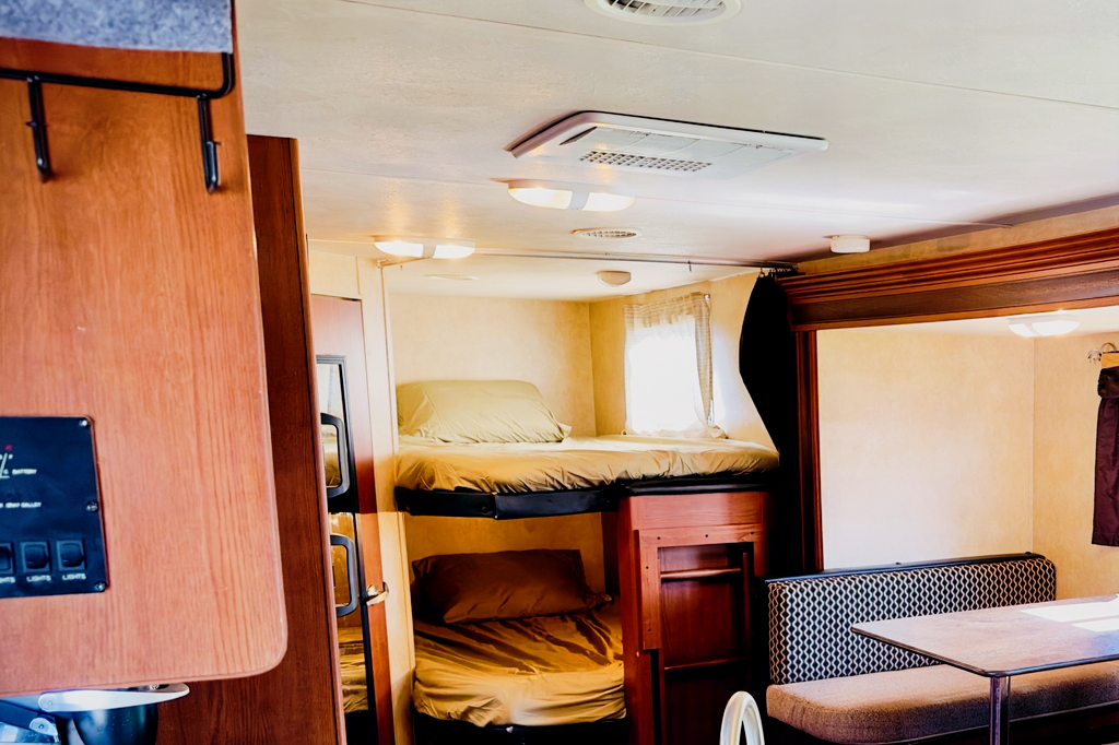 Glamp Life 26 Ft Travel Trailer with Big Bunks