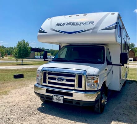 Darling Forest River Sunseeker 2420MS Ford Class C