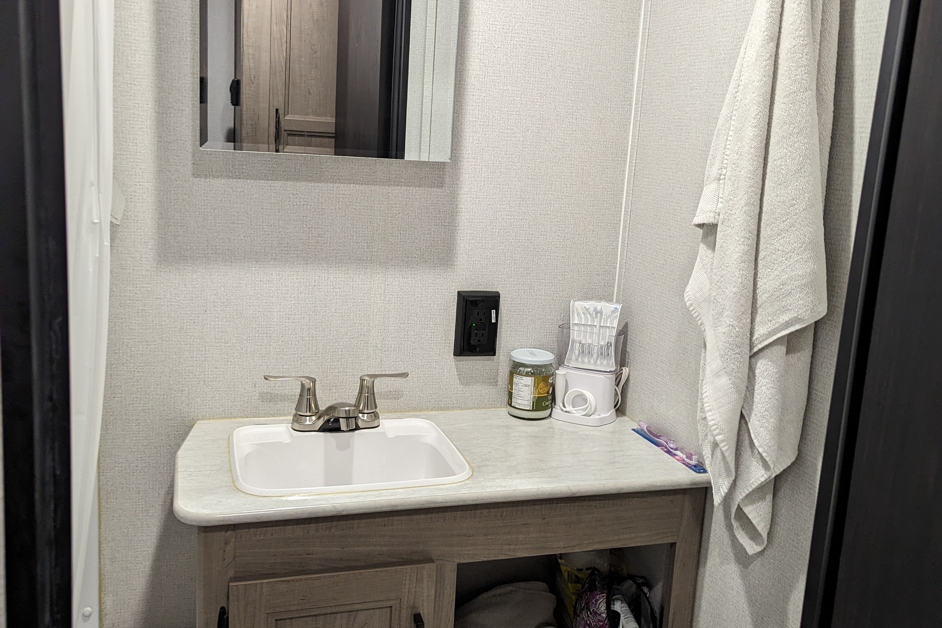 Jenny's Hideout RV Cottage 