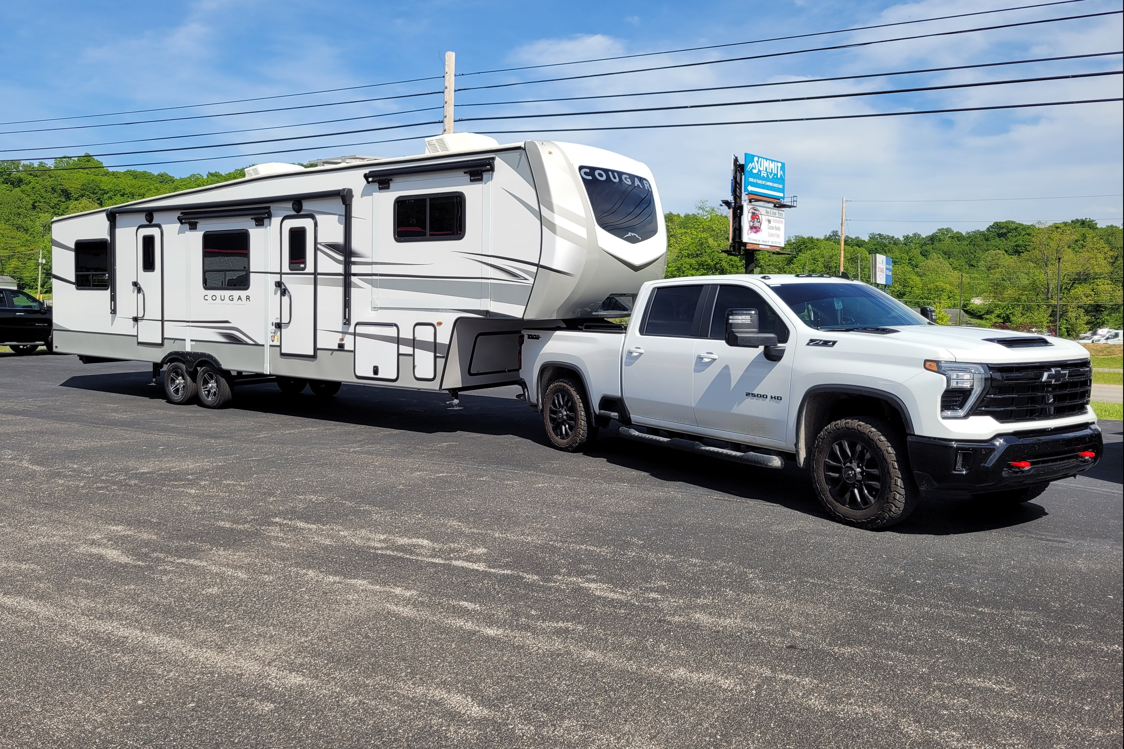 Billy Jack's Keystone Cougar 354FLS Fifth Wheel