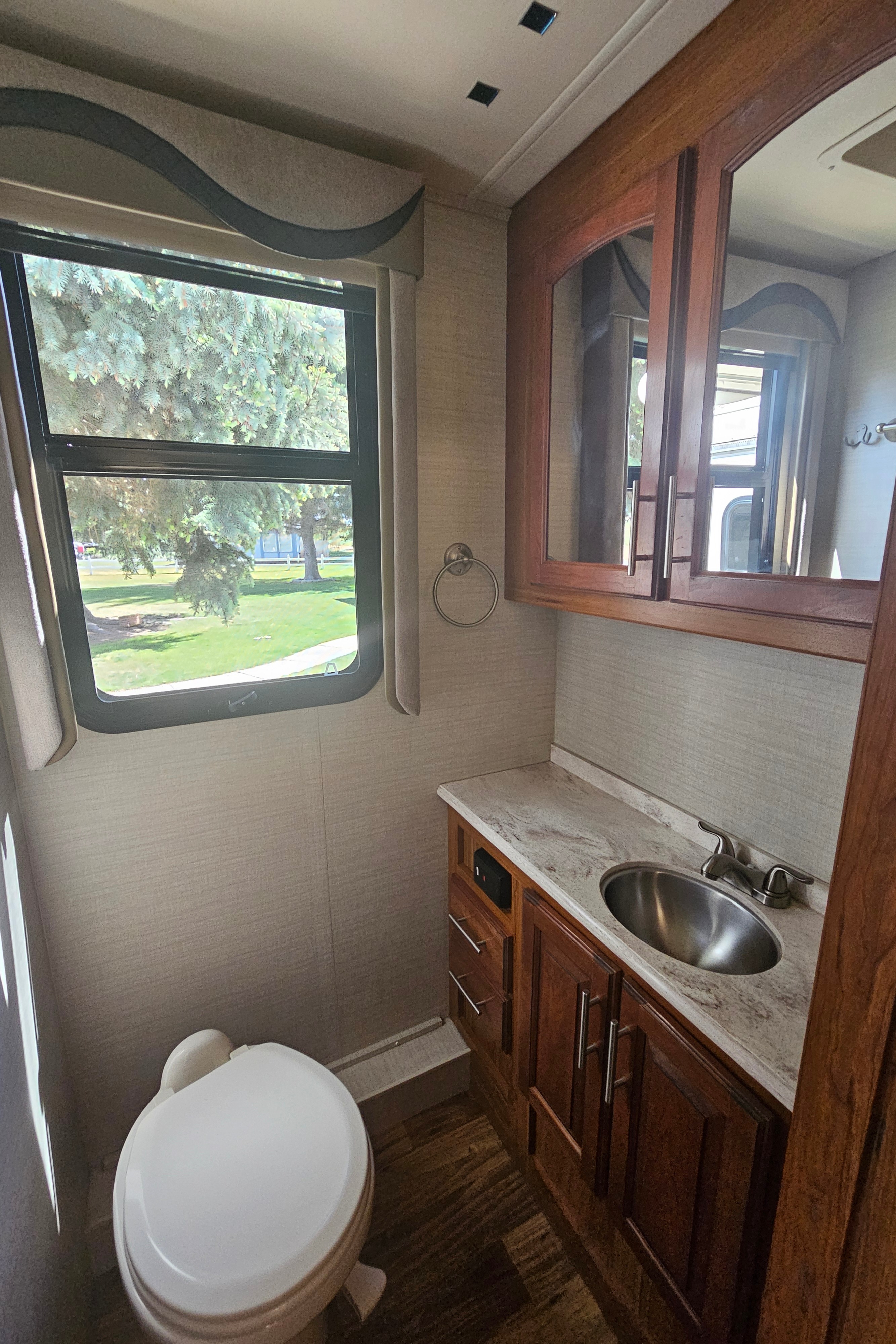 Alberto's Jayco 31 UL Class A