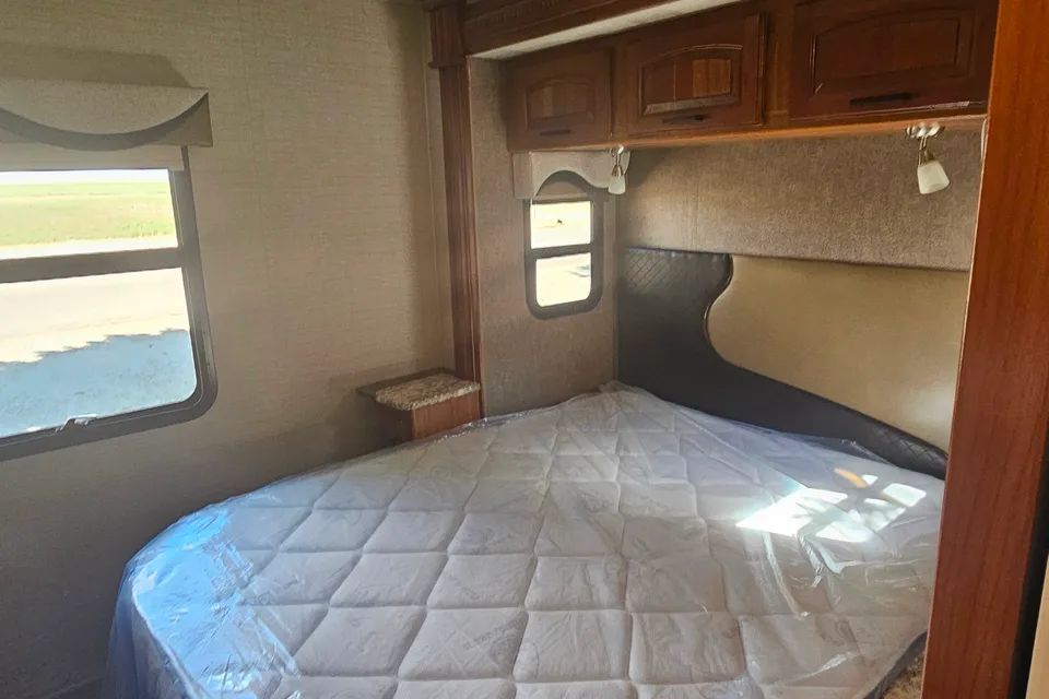 Alberto's Jayco 31 UL Class A
