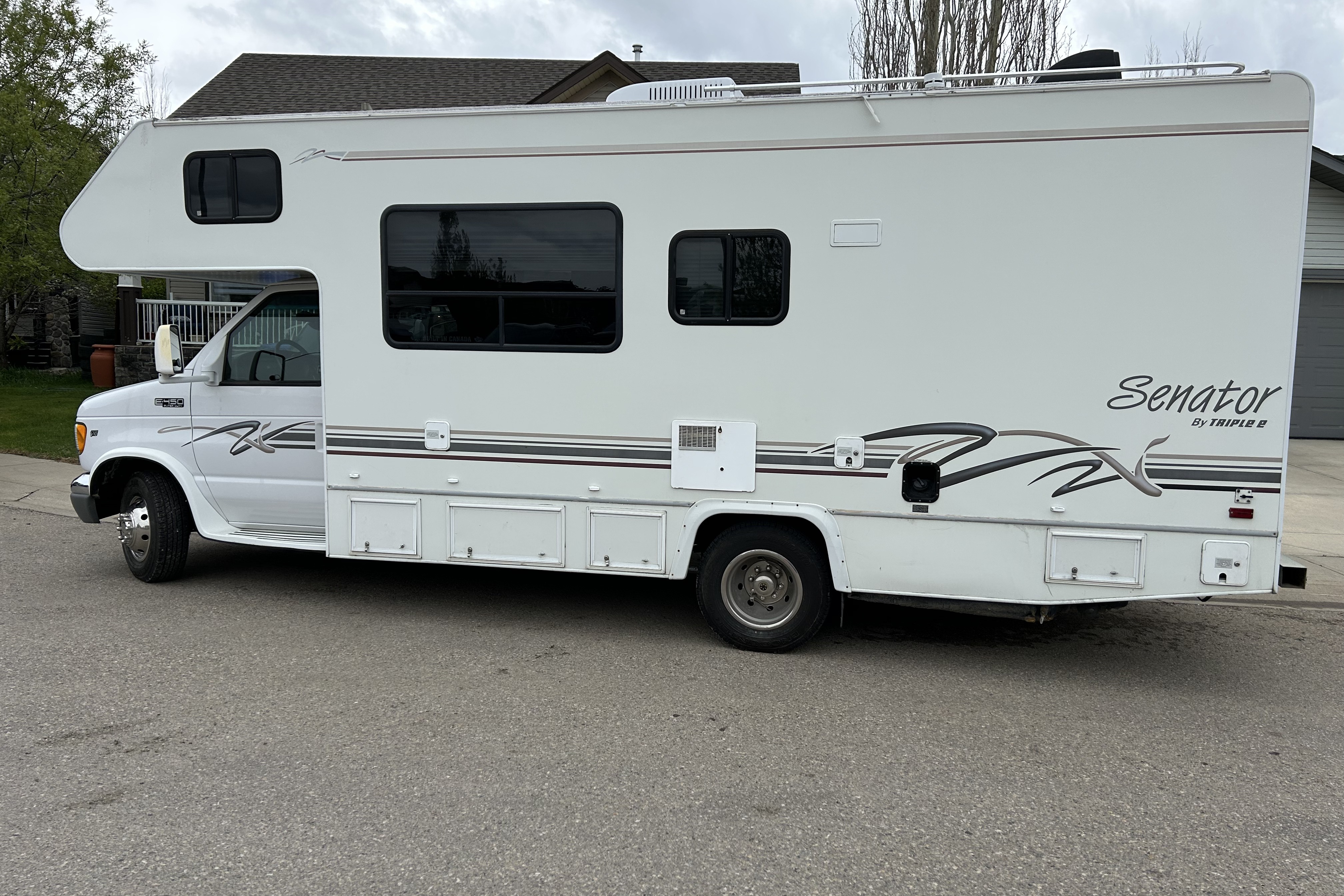 Daves 25' FunSeeking Motorhome