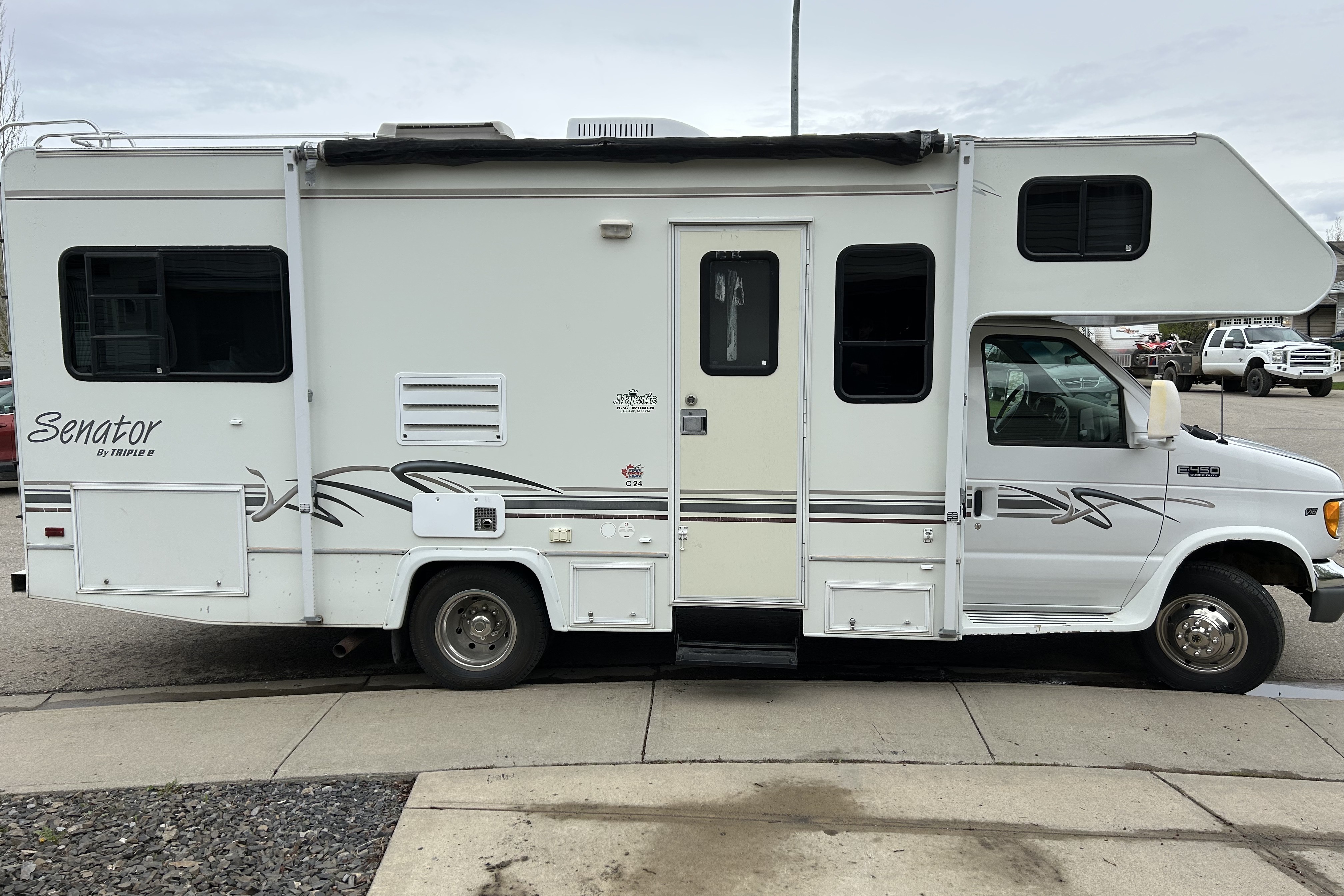 Daves 25' FunSeeking Motorhome