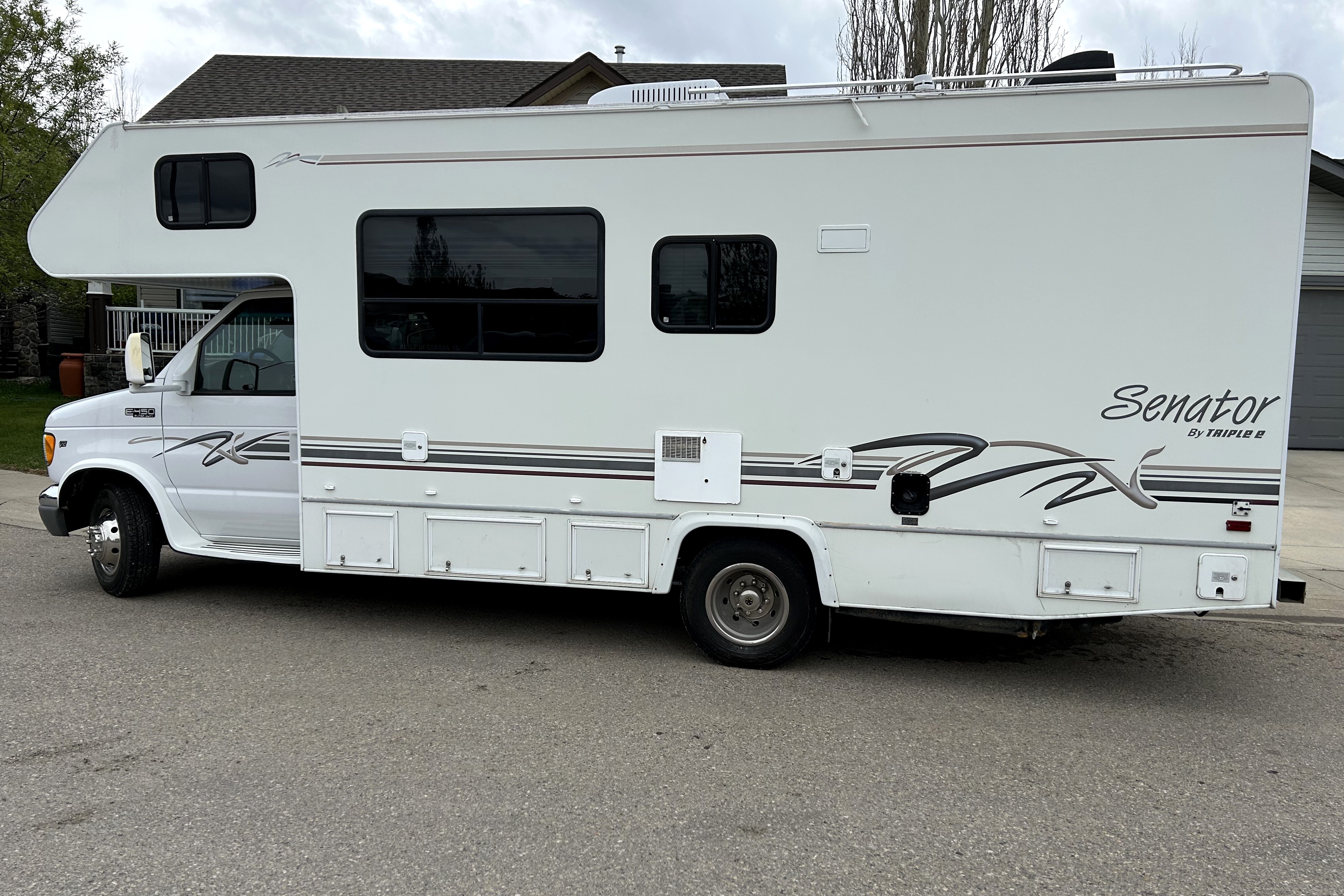 Daves 25' FunSeeking Motorhome