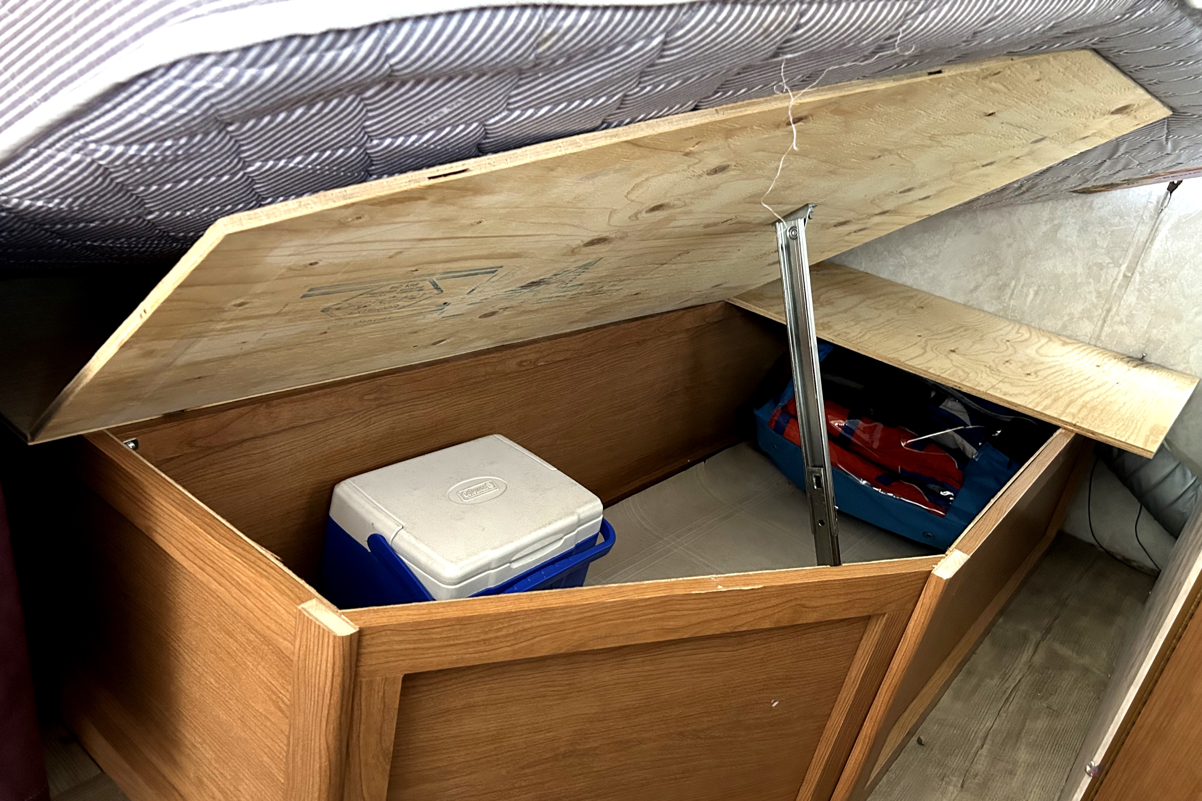 Daves 25' FunSeeking Motorhome