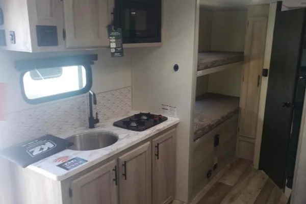 Jeff's 2022 KZ Escape 191BHK