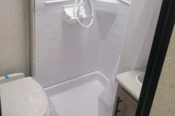Jeff's 2022 KZ Escape 191BHK