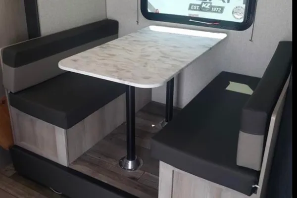 Jeff's 2022 KZ Escape 191BHK