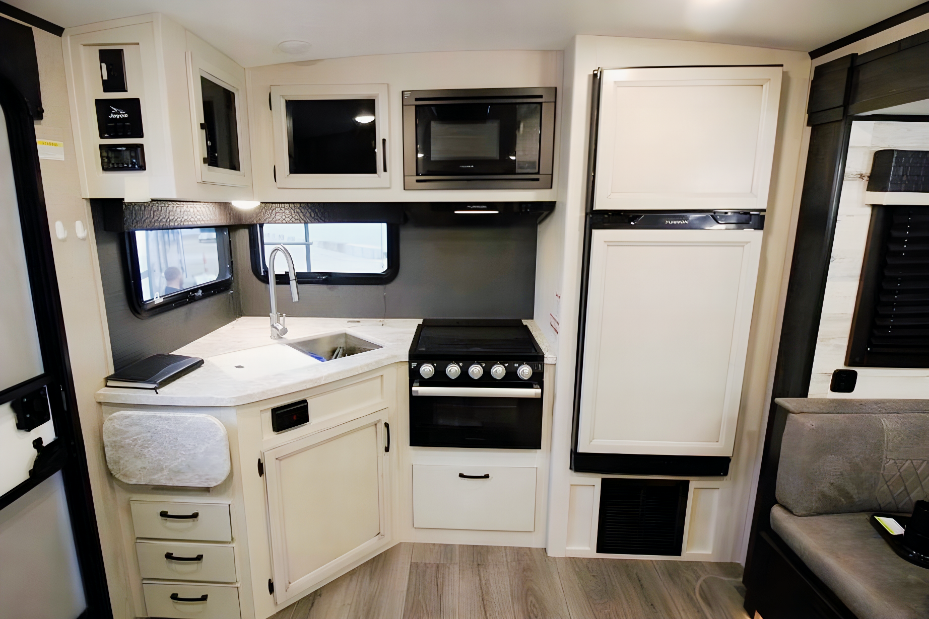 Ty & Jenn's Jayco WhiteHawk Travel Trailer