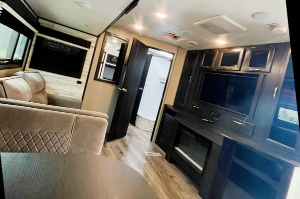 Ty & Jenn's Jayco WhiteHawk Travel Trailer