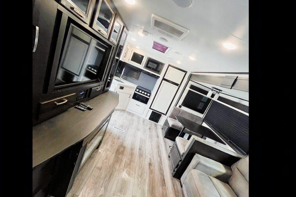 Ty & Jenn's Jayco WhiteHawk Travel Trailer