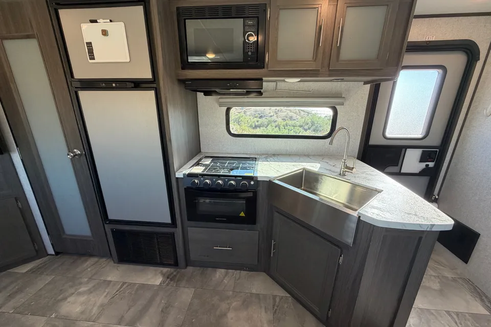 32’ LONDON BRIDGE BUNKWAGON