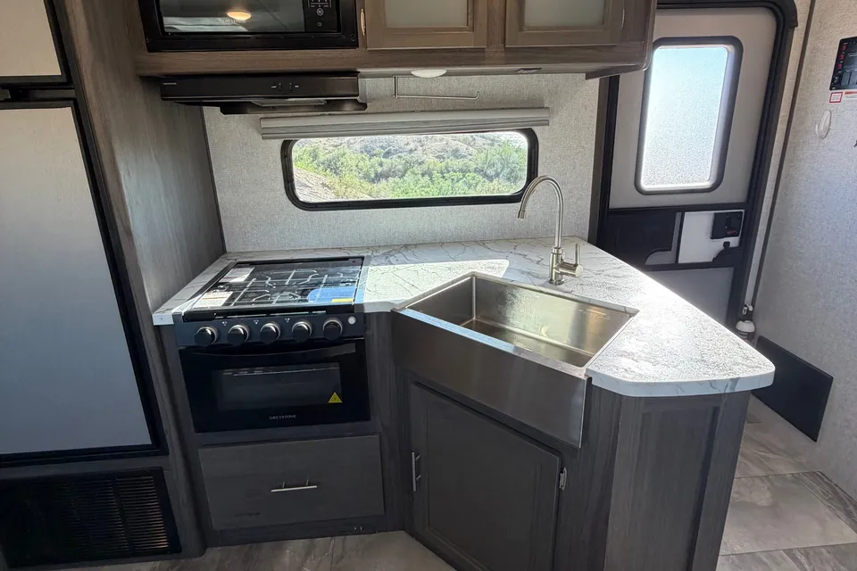 32’ LONDON BRIDGE BUNKWAGON