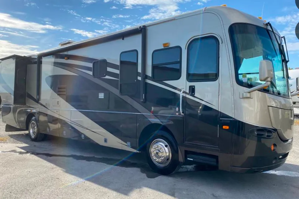 Adrian's Coachmen Cross Country 376DS Class A