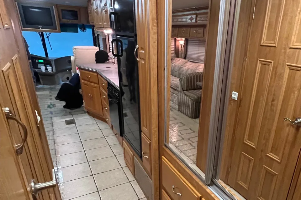 Adrian's Coachmen Cross Country 376DS Class A