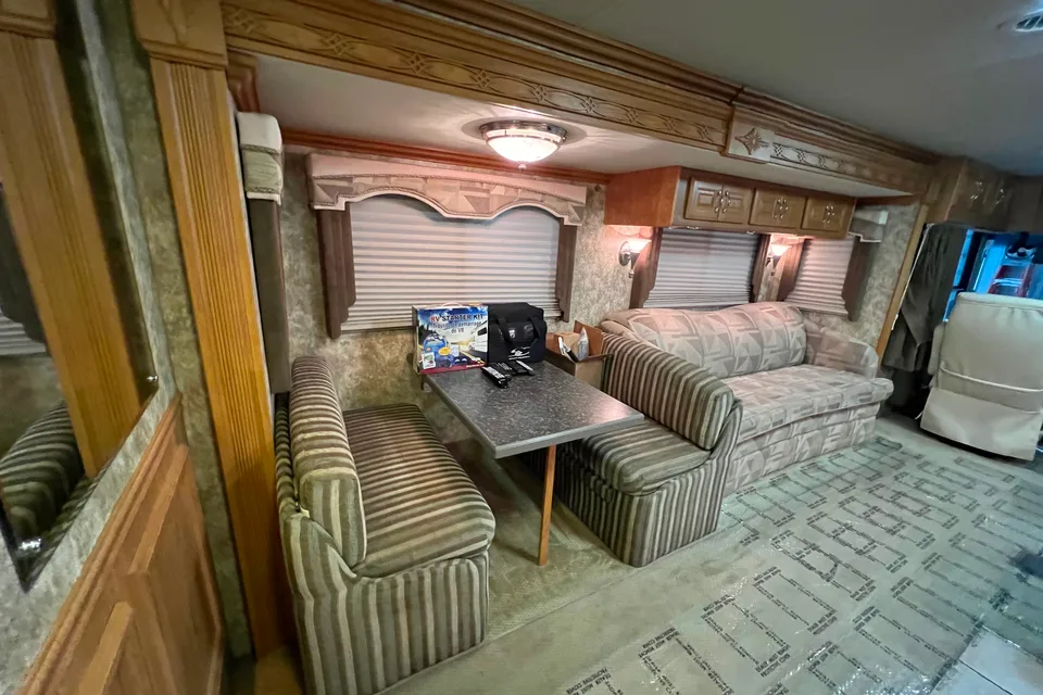 Adrian's Coachmen Cross Country 376DS Class A
