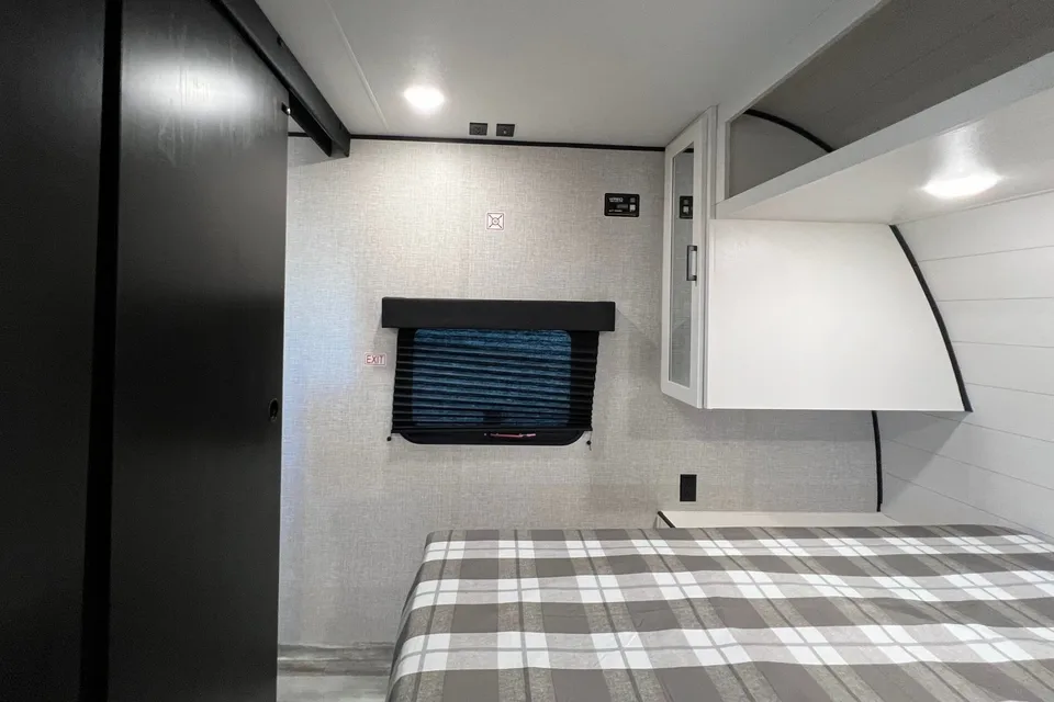 2025 BRAND NEW! Jayco Jay Flight SLX 321BDS