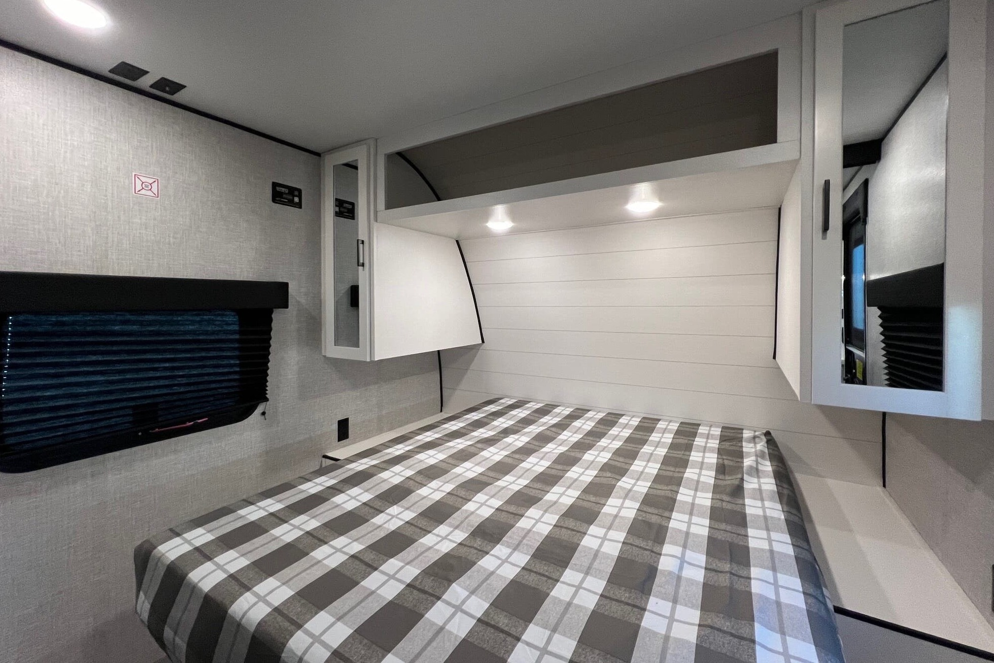 2025 BRAND NEW! Jayco Jay Flight SLX 321BDS