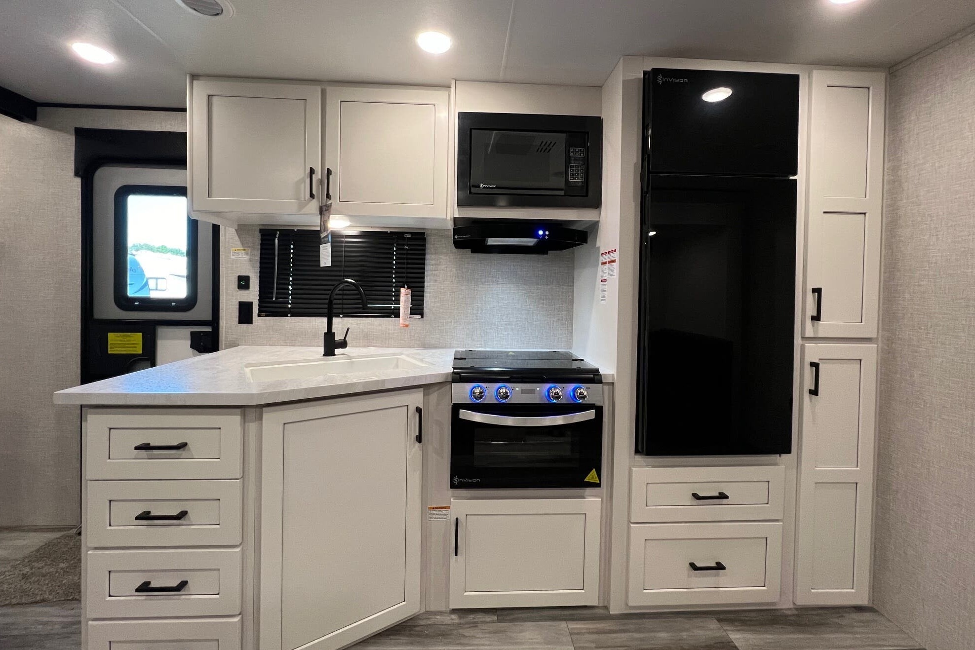 2025 BRAND NEW! Jayco Jay Flight SLX 321BDS