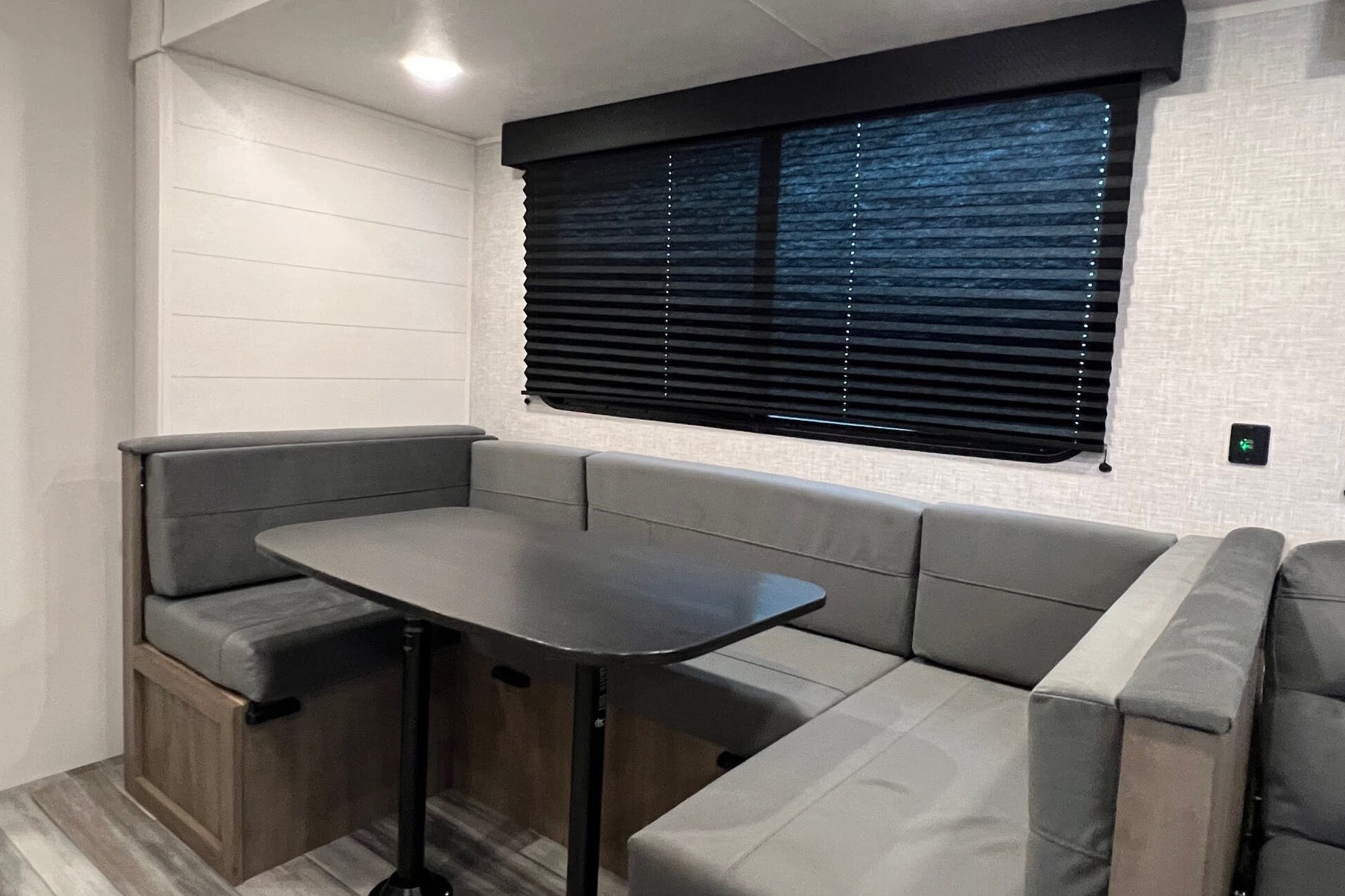 2025 BRAND NEW! Jayco Jay Flight SLX 321BDS