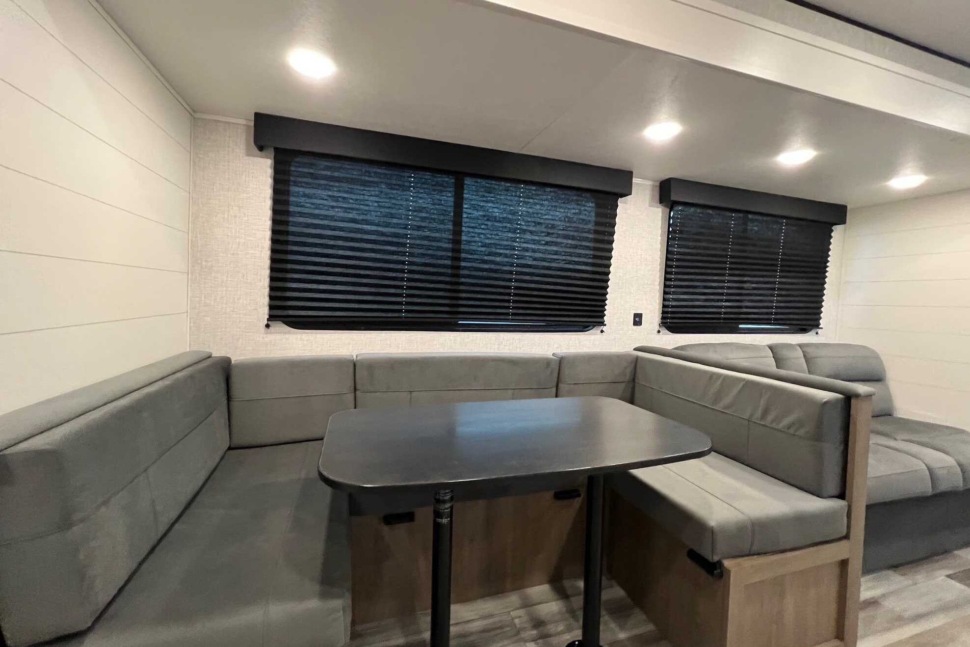 2025 BRAND NEW! Jayco Jay Flight SLX 321BDS