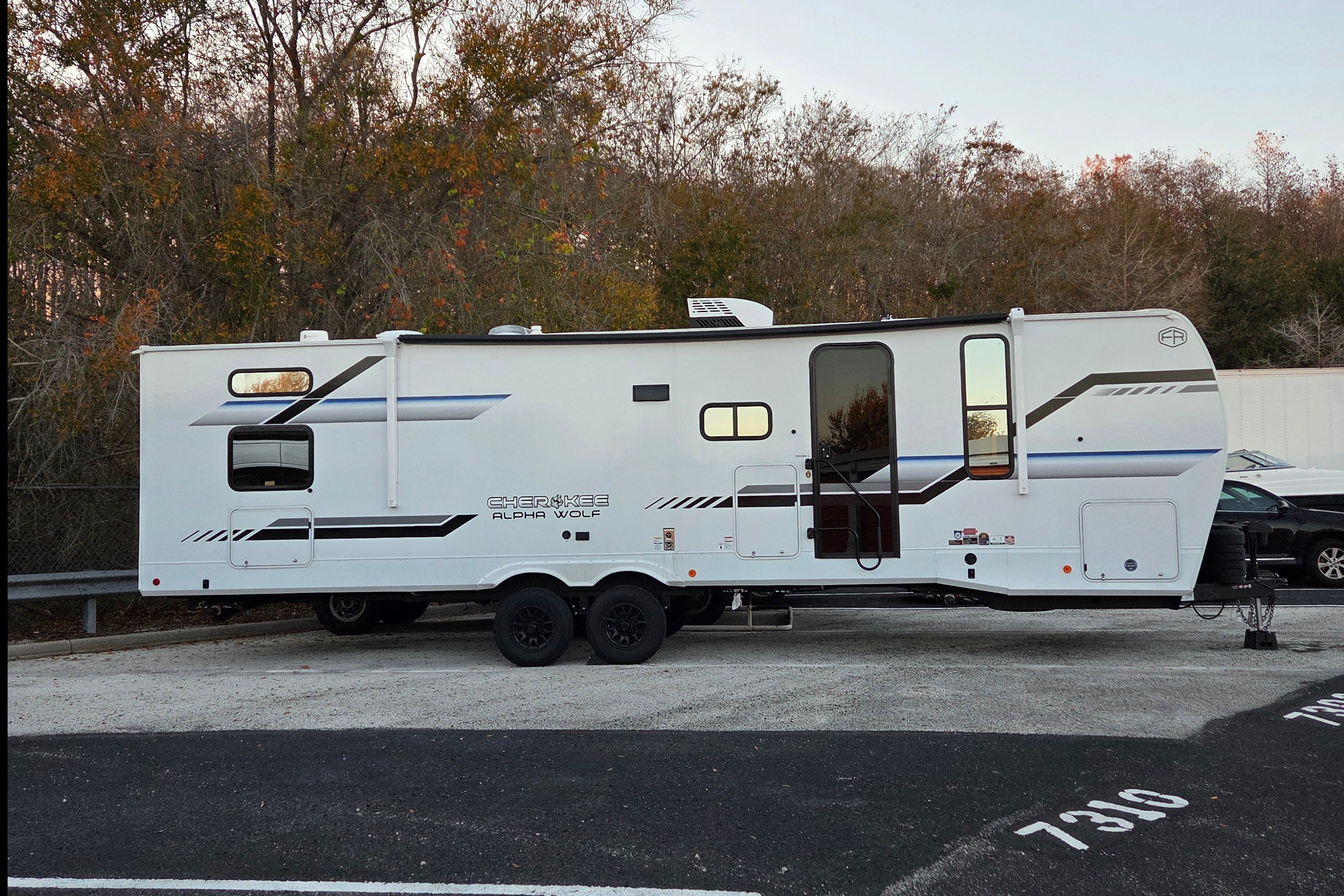 Forest River Alpha Wolf 280QBS-L Travel Trailer SHS01