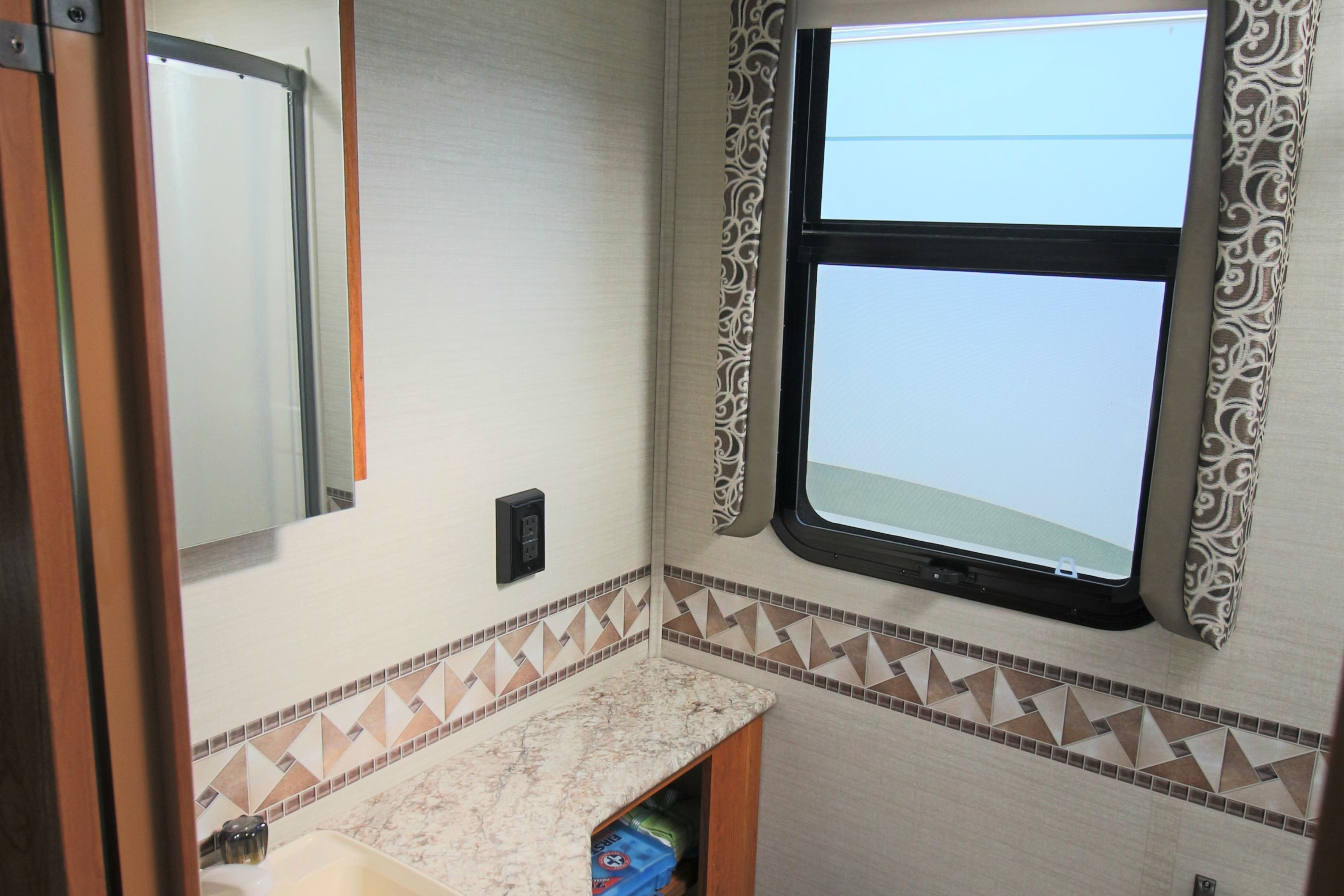 [29] Stress Free RV's - Jayco Redhawk 31XL Class C