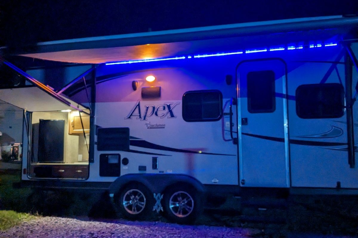 Dale's Coachmen 215 RBK Travel Trailer