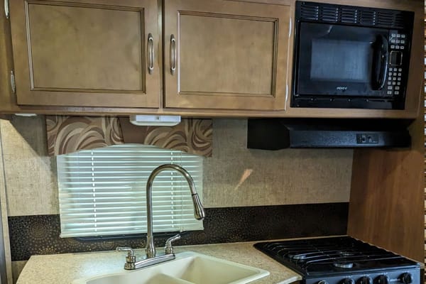 Dale's Coachmen 215 RBK Travel Trailer