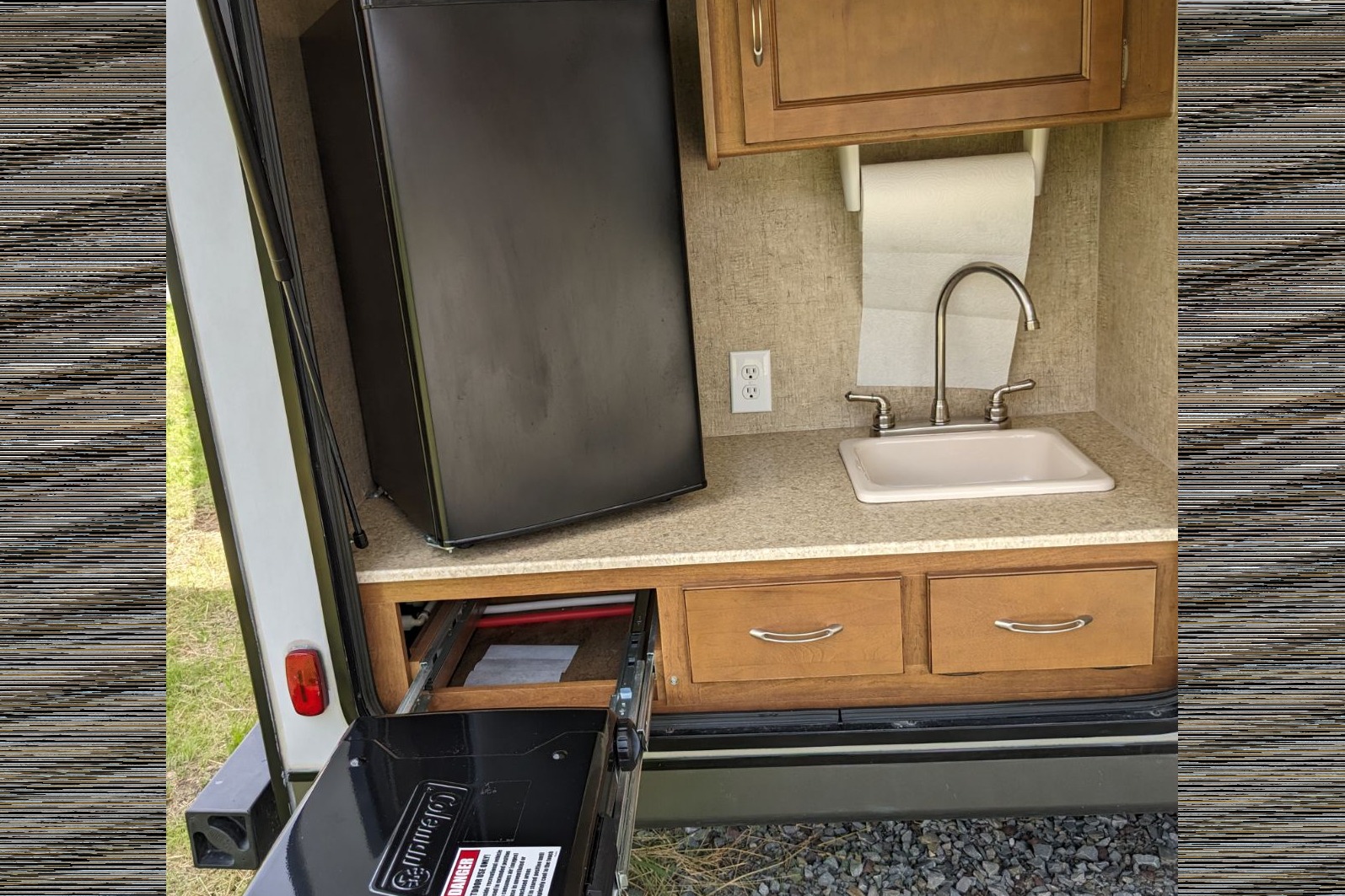Dale's Coachmen 215 RBK Travel Trailer