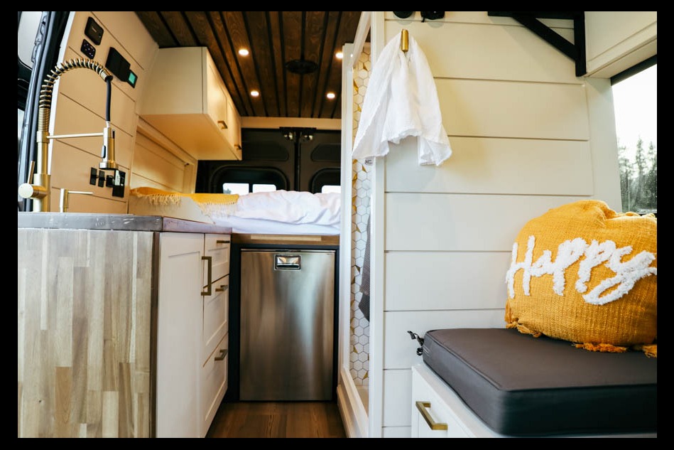 ⚡️Gorgeous Camper Van | Easy Drive | Solar 🌞 Instagram Worthy